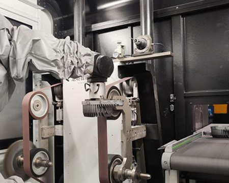 Innovaw Intelligent Grinding Robot at work